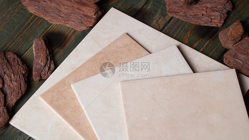 瓷砖背胶与界面剂：两者的区别与使用解析